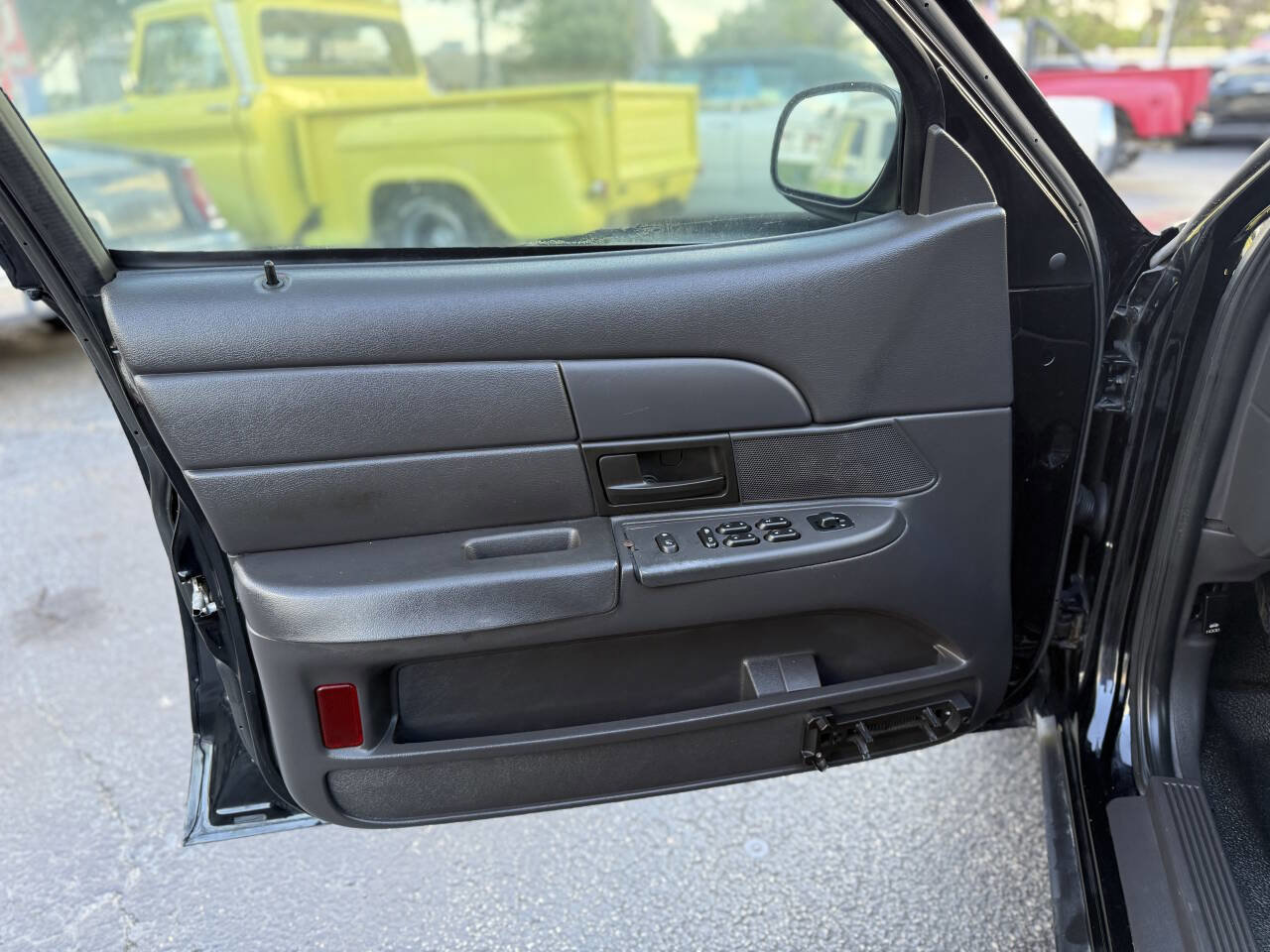 Used 2005 Ford Crown Victoria Police Interceptor RWD image 10