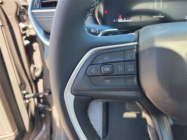 New 2025 Jeep Grand Cherokee Altitude image 30