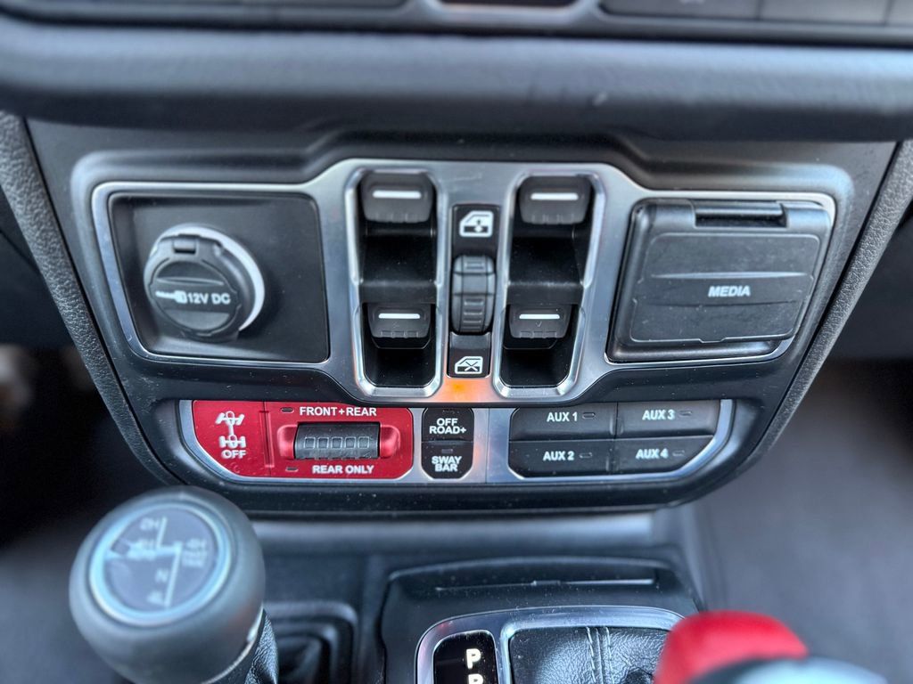 Used 2024 Jeep Wrangler Unlimited Rubicon AWD/4WD image 19