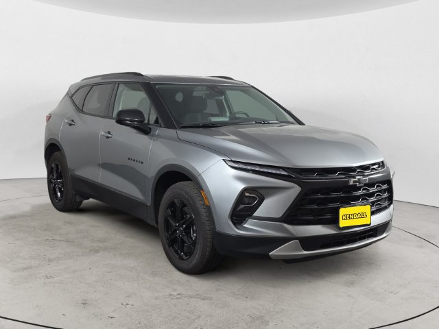 Used 2026 Chevrolet Blazer LT w/ Convenience Package AWD/4WD image 3