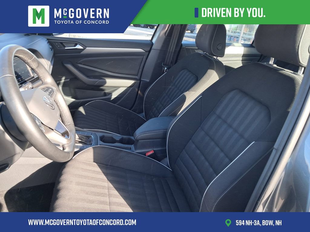 Used 2024 Volkswagen Jetta Sport image 14