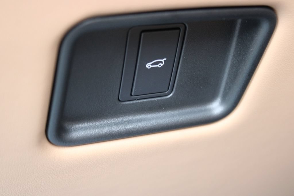 New 2026 Land Rover Range Rover SE AWD/4WD image 17