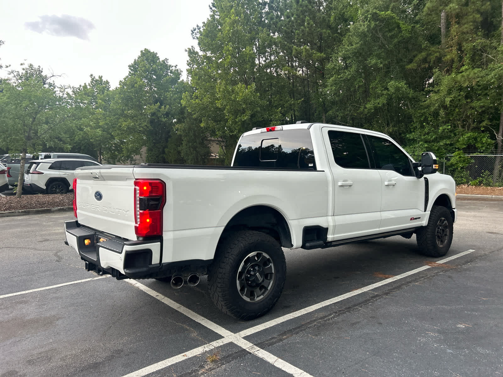 Used 2023 Ford F350 Lariat w/ Lariat Ultimate Package AWD/4WD image 3