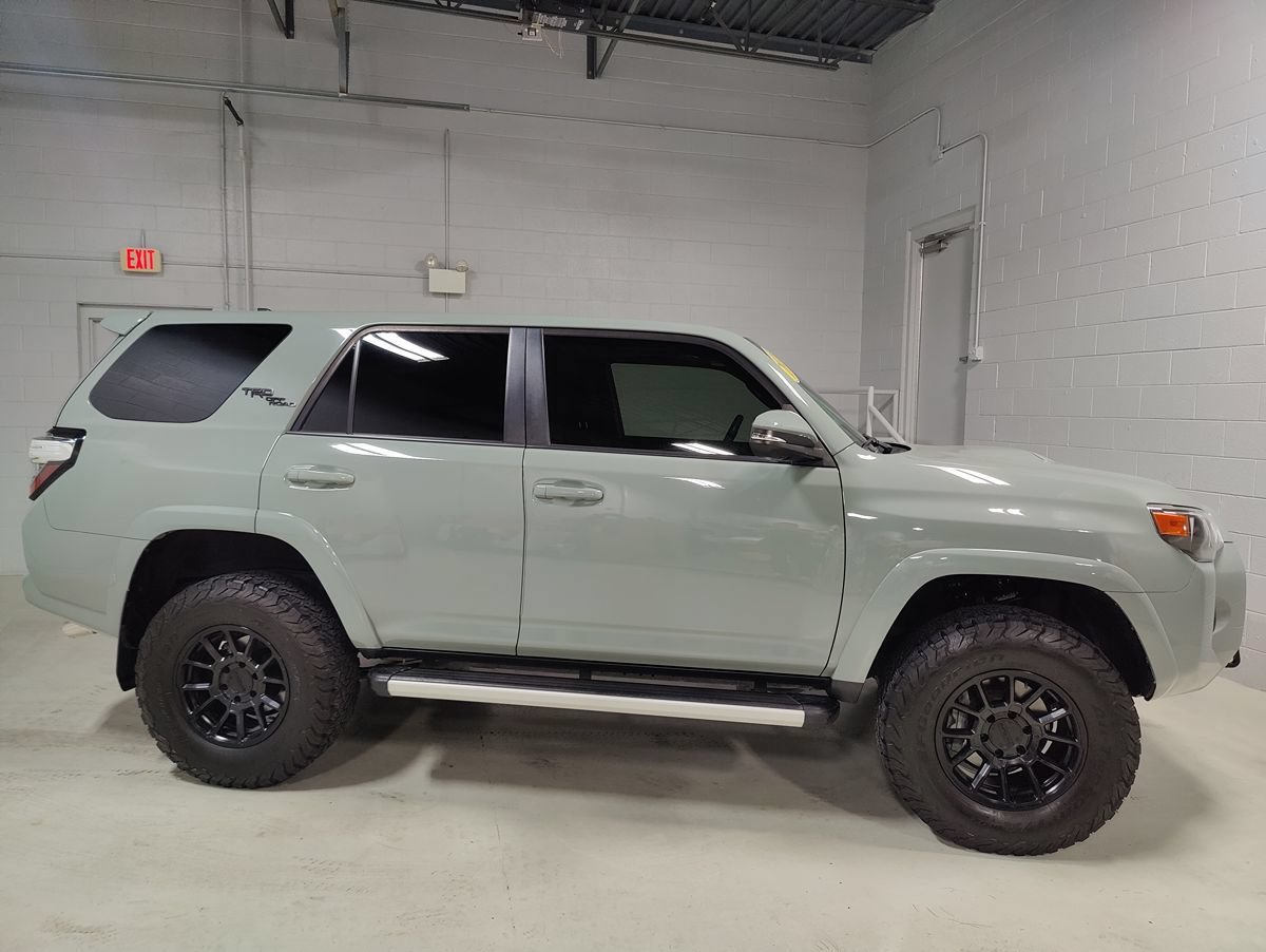 Used 2022 Toyota 4Runner TRD Off-Road Premium AWD/4WD image 8