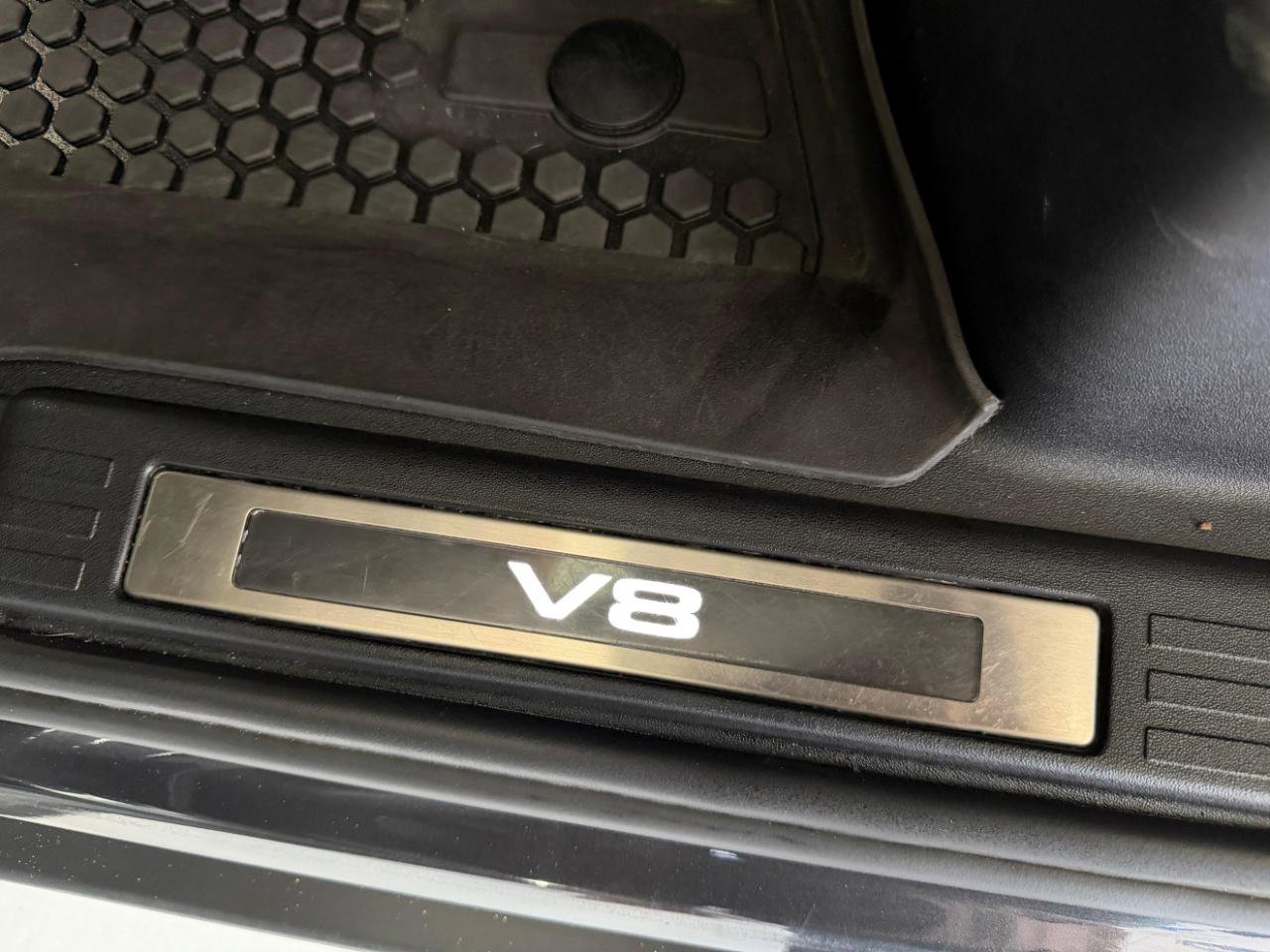 Used 2024 Land Rover Defender 110 Carpathian Edition image 16