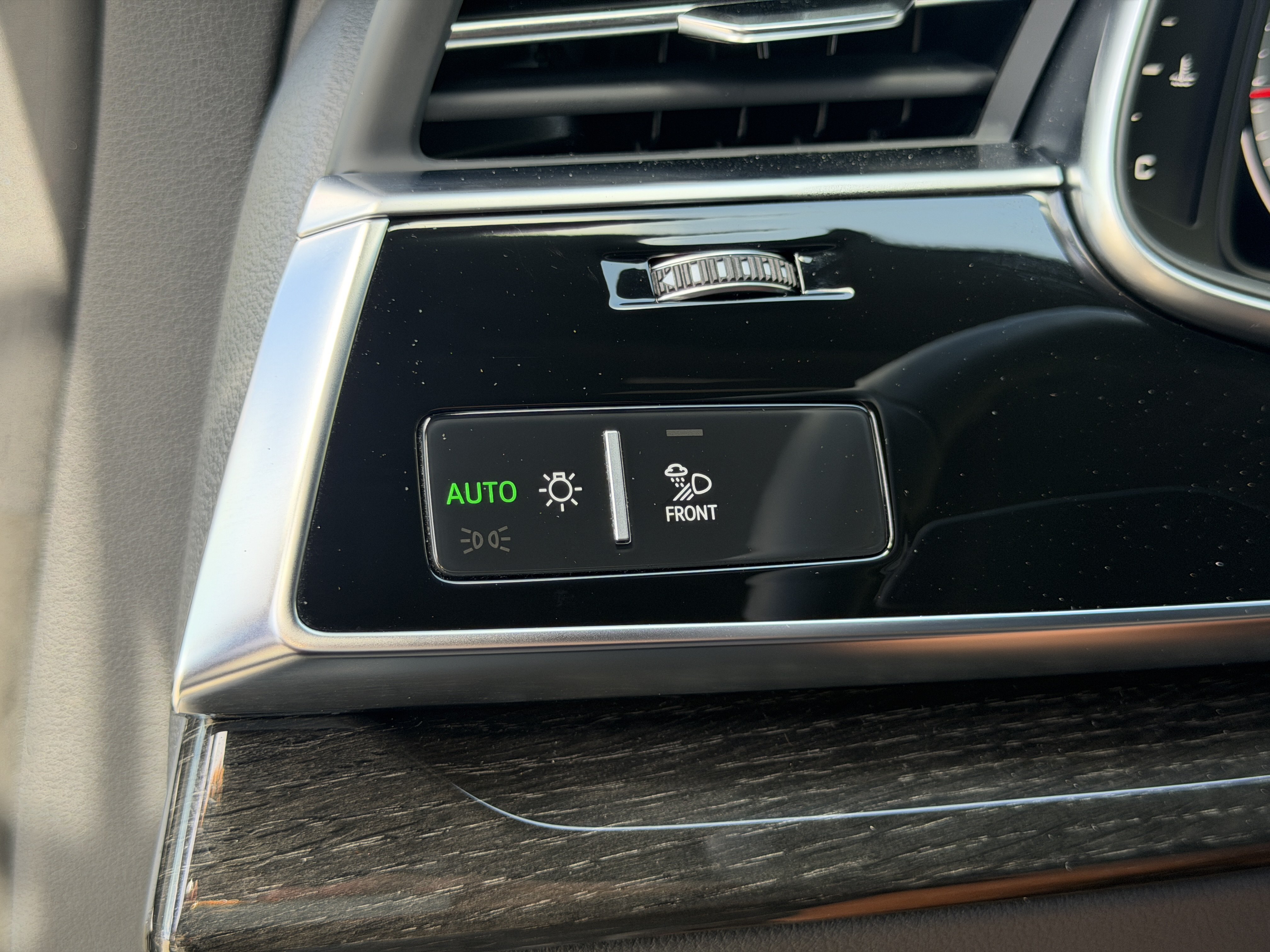 Certified 2026 Audi Q8 Premium Plus AWD/4WD image 32