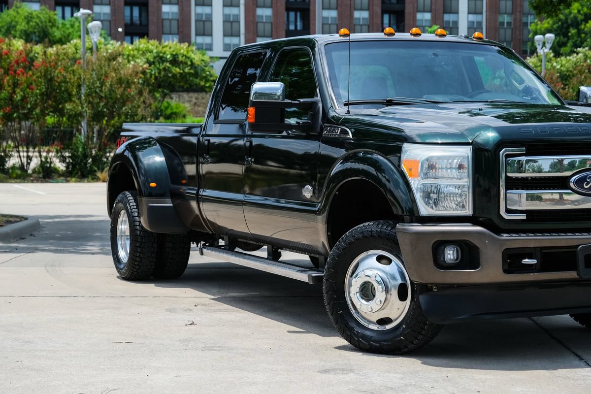 Used 2016 Ford F350 King Ranch w/ FX4 Off-Road Package AWD/4WD image 2