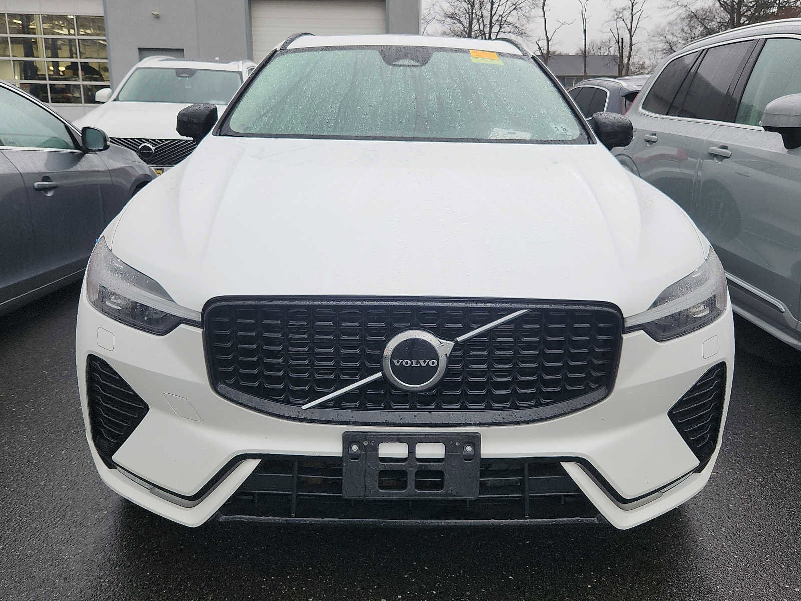 Used 2024 Volvo XC60 B5 Core w/ Protection Package Premier image 2