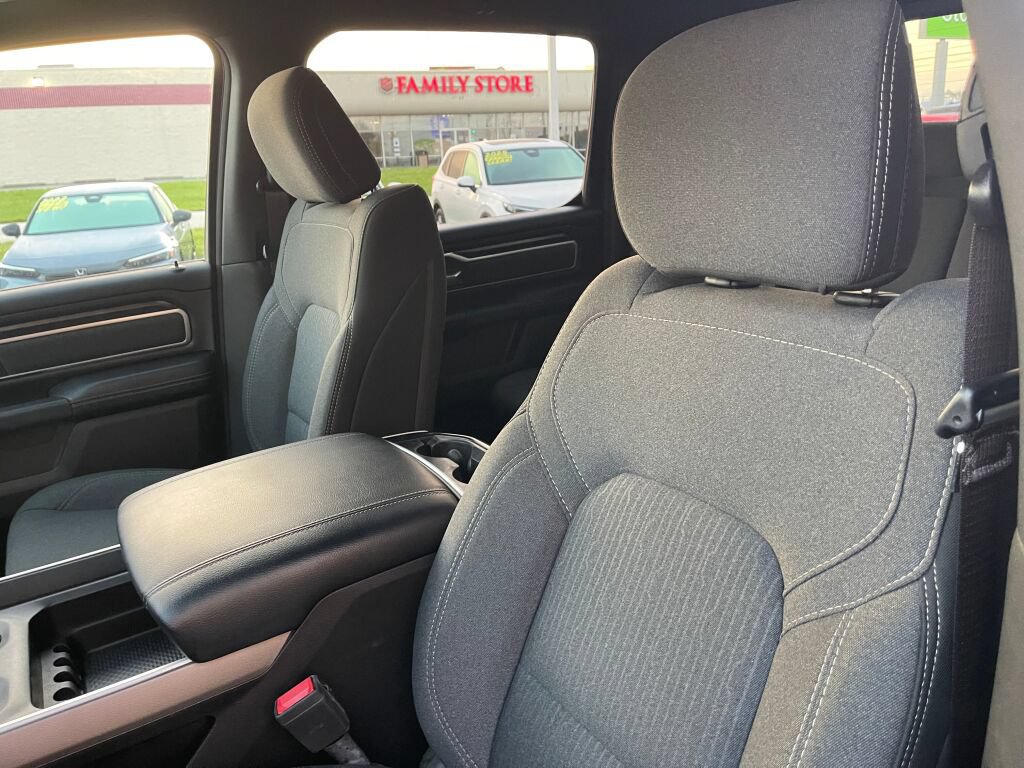 Used 2020 RAM 1500 Big Horn AWD/4WD image 6