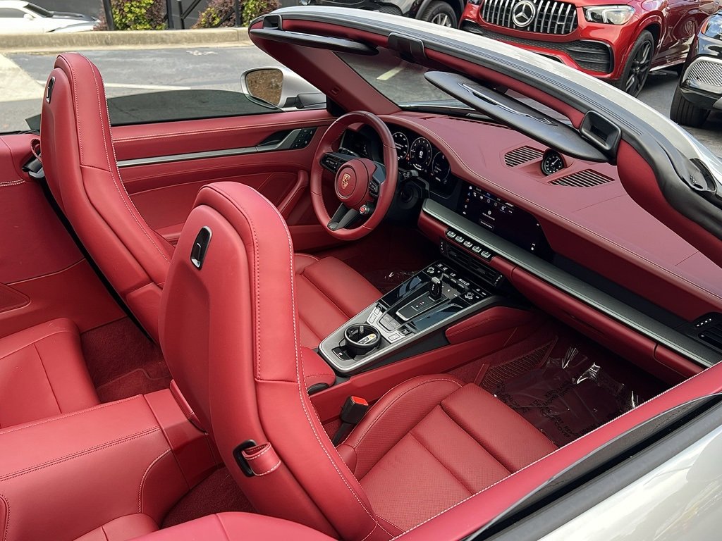 Used 2025 Porsche 911 Carrera image 27