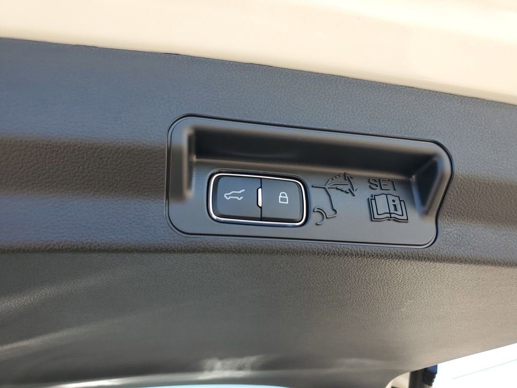 New 2025 Ford Explorer Active image 9