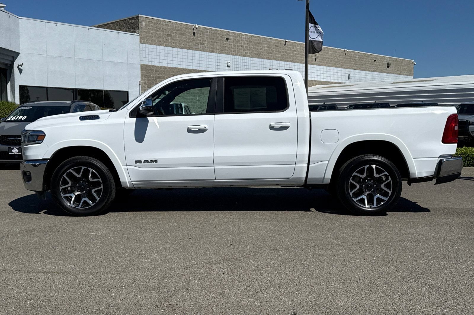 Used 2025 RAM 1500 Laramie AWD/4WD image 10
