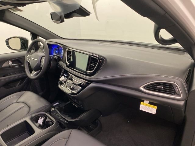 New 2026 Chrysler Pacifica Select image 22