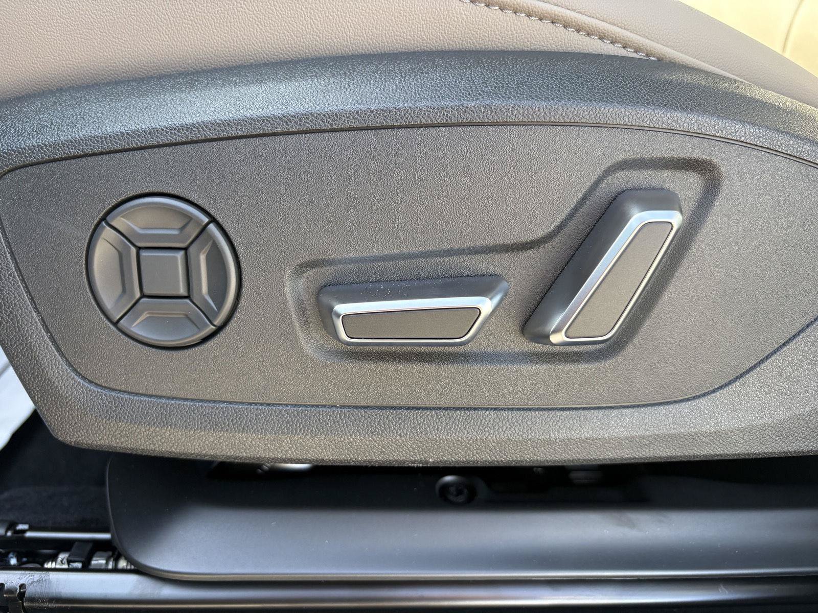 New 2026 Audi Q3 quattro 2.0T AWD/4WD image 11