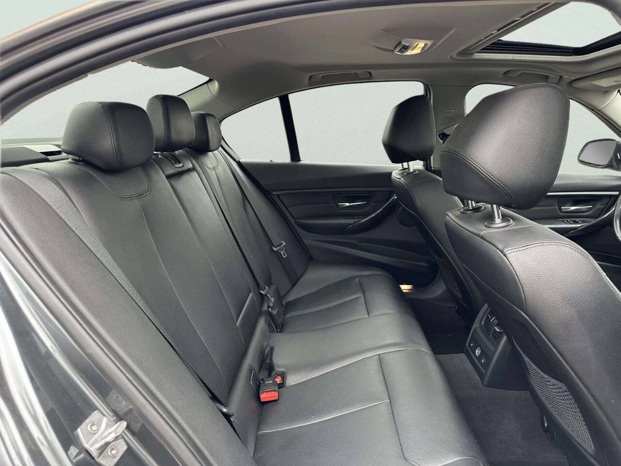 Used 2015 BMW 328i xDrive Sedan AWD/4WD image 19