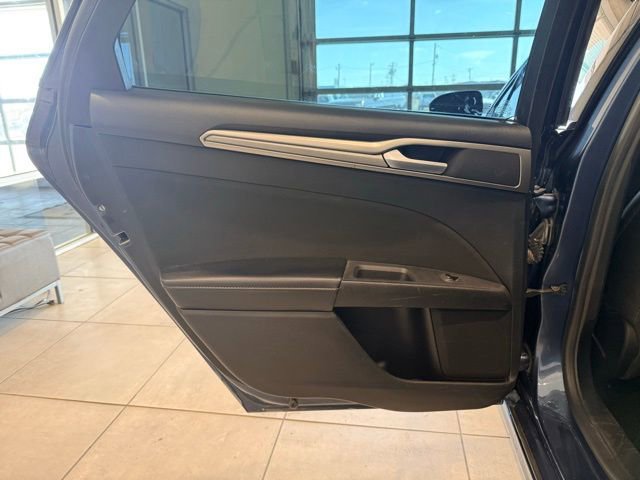 Used 2019 Ford Fusion SE image 14
