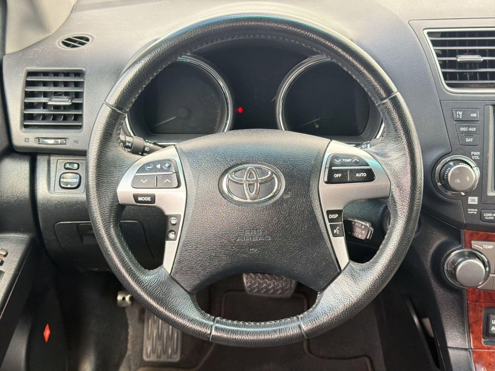 Used 2012 Toyota Highlander Limited w/ Tow Pkg image 14