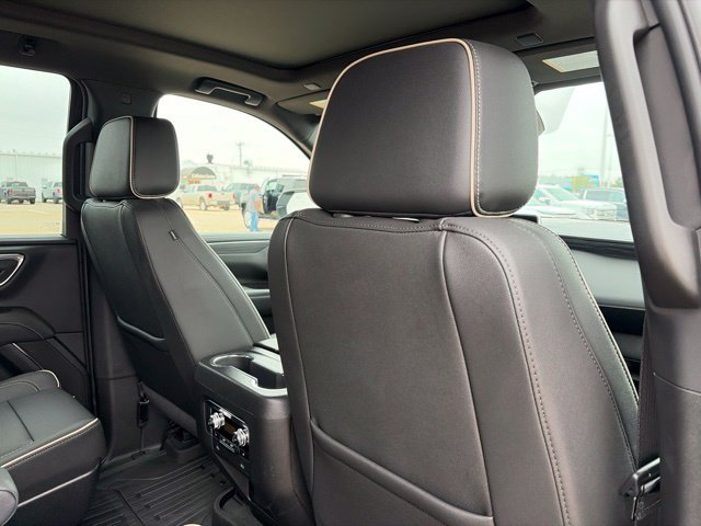 Used 2024 GMC Yukon SLT w/ SLT Premium Package AWD/4WD image 52
