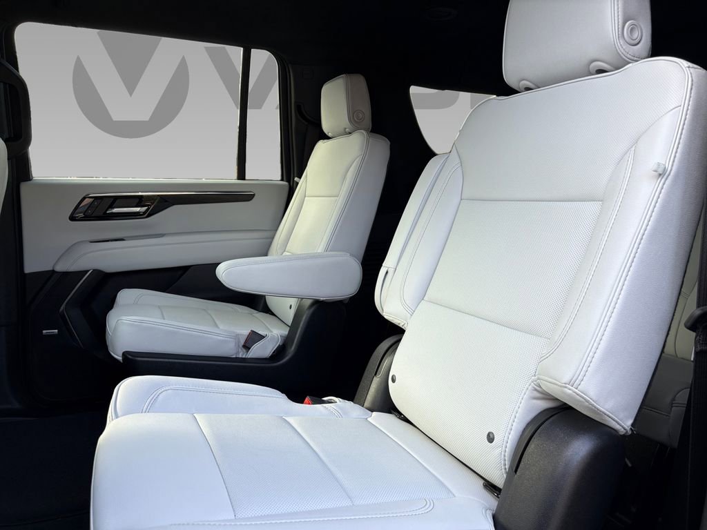 New 2026 Chevrolet Suburban Premier image 4