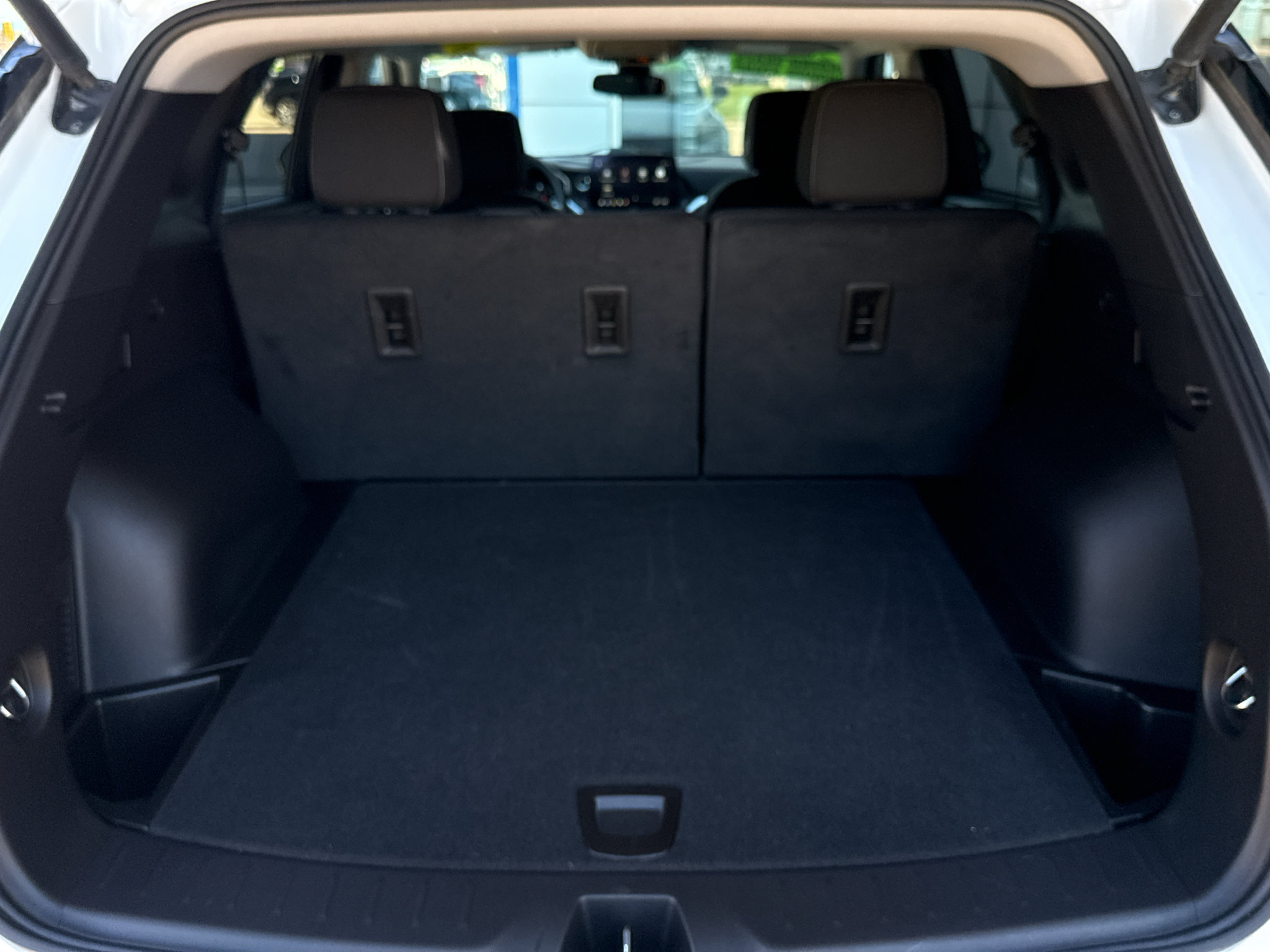 Used 2025 Chevrolet Blazer LT w/ Convenience Package FWD image 35
