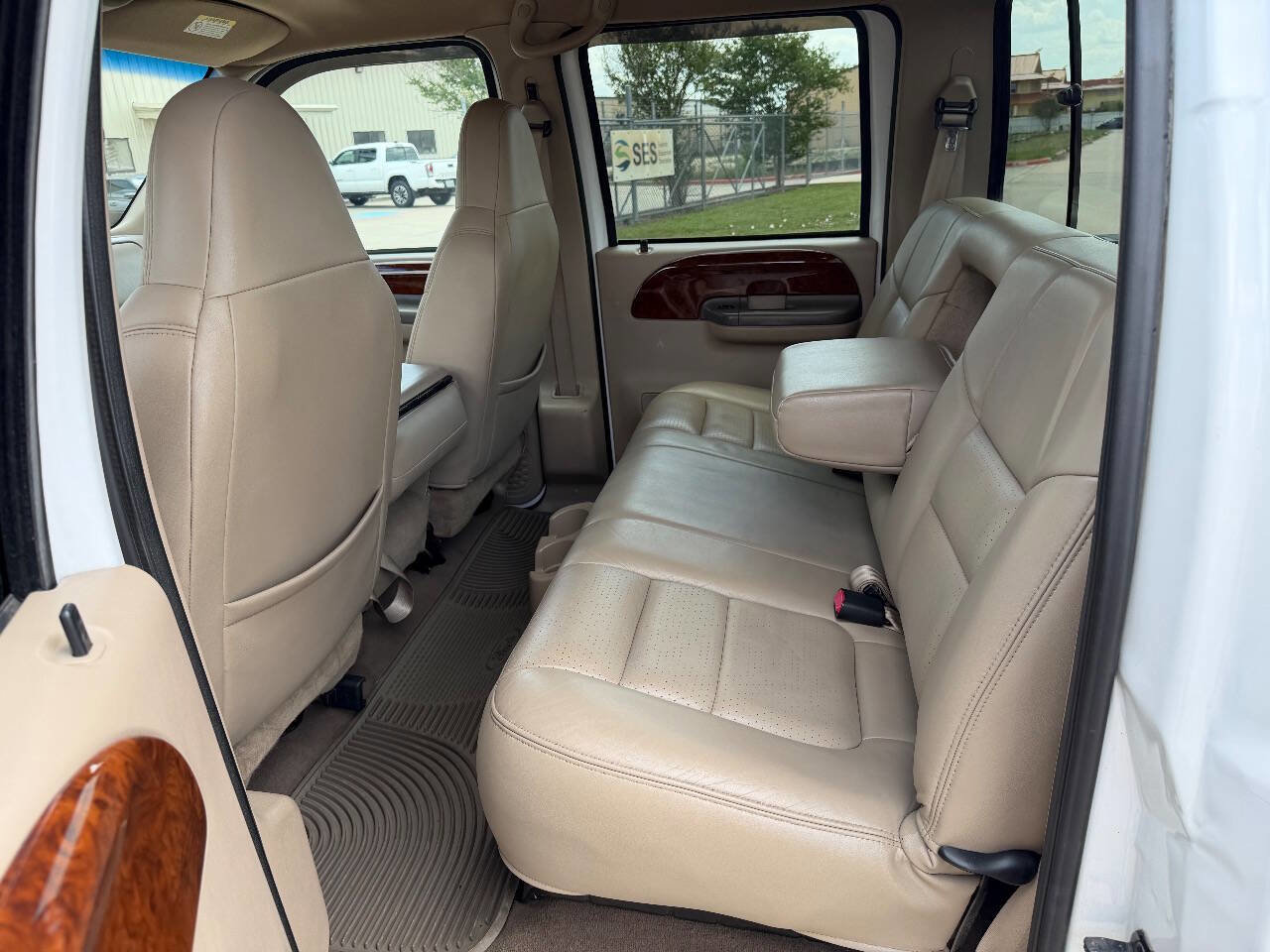 Used 2001 Ford F350 Lariat image 22