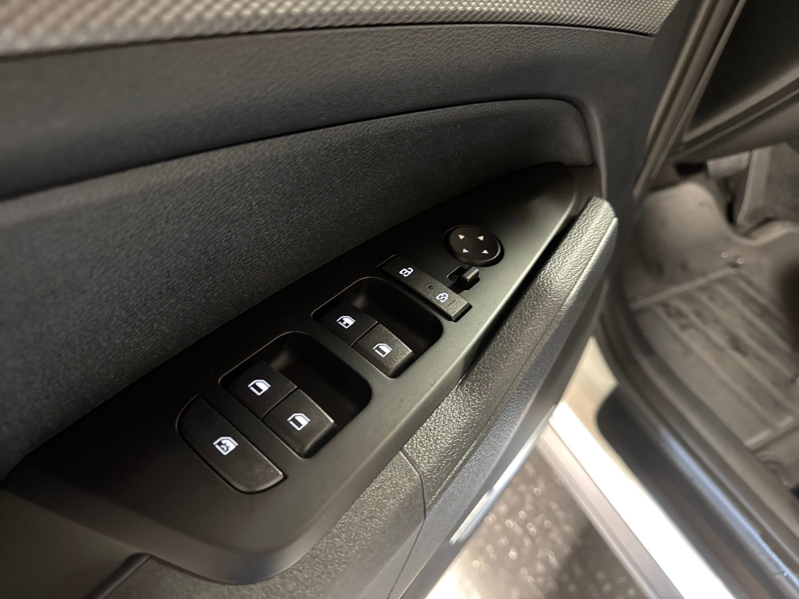 Certified 2025 Kia Sportage LX image 15