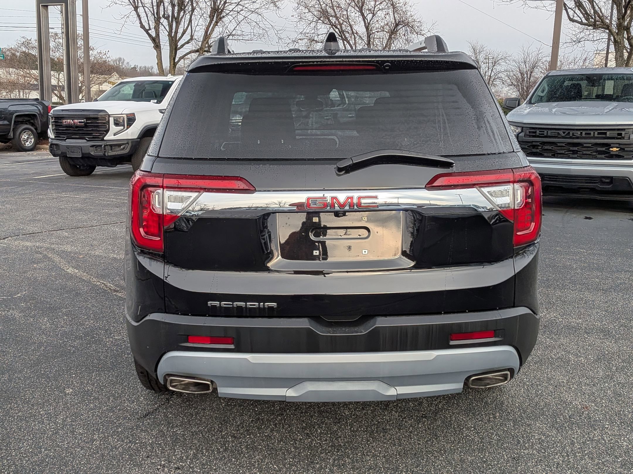 Certified 2023 GMC Acadia SLE w/ Driver Convenience Package image 8