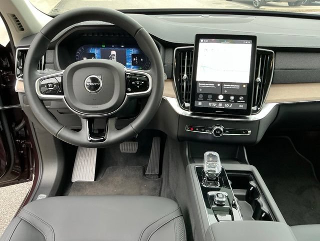 Certified 2025 Volvo XC90 B5 Plus AWD/4WD image 13