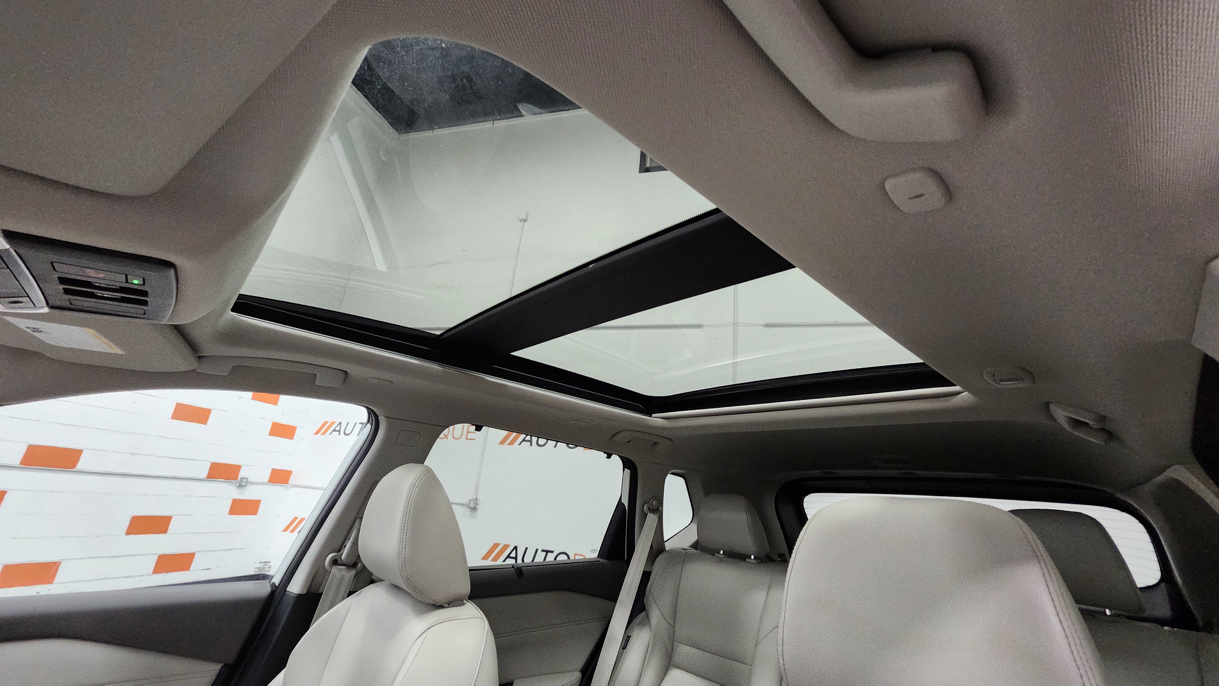 Used 2023 Nissan Rogue SL w/ SL Premium Package image 2