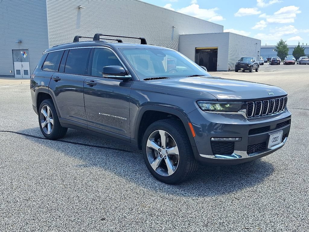 Used 2022 Jeep Grand Cherokee L Limited w/ Luxury Tech Group II AWD/4WD image 3