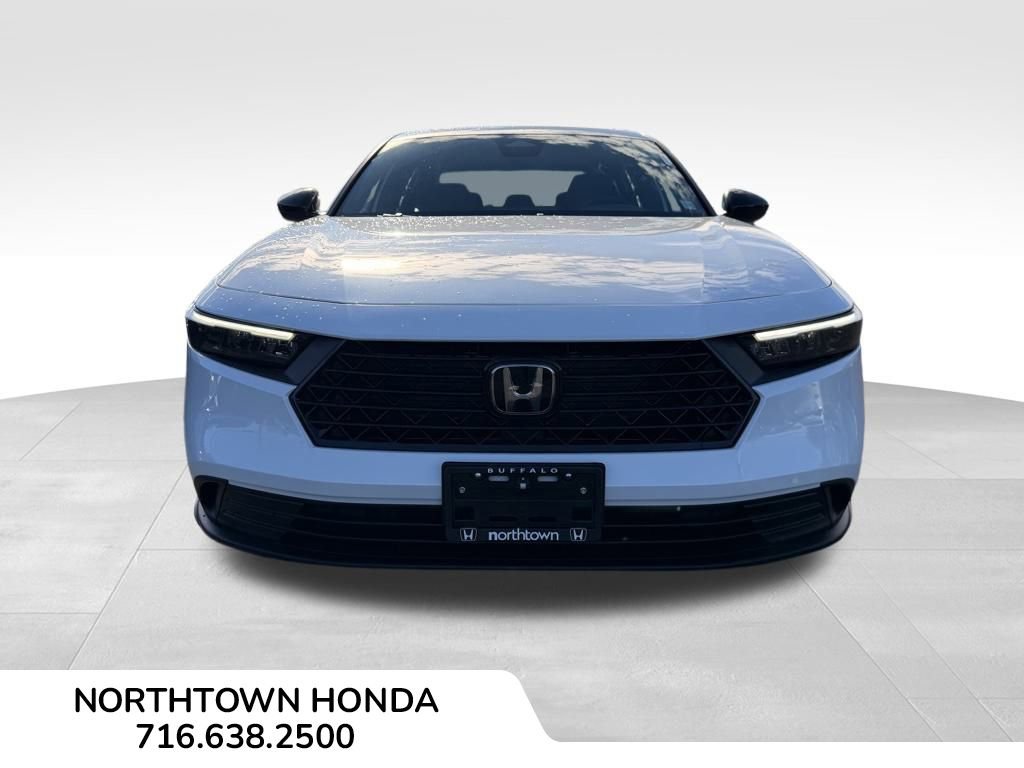 Used 2025 Honda Accord Sport image 3