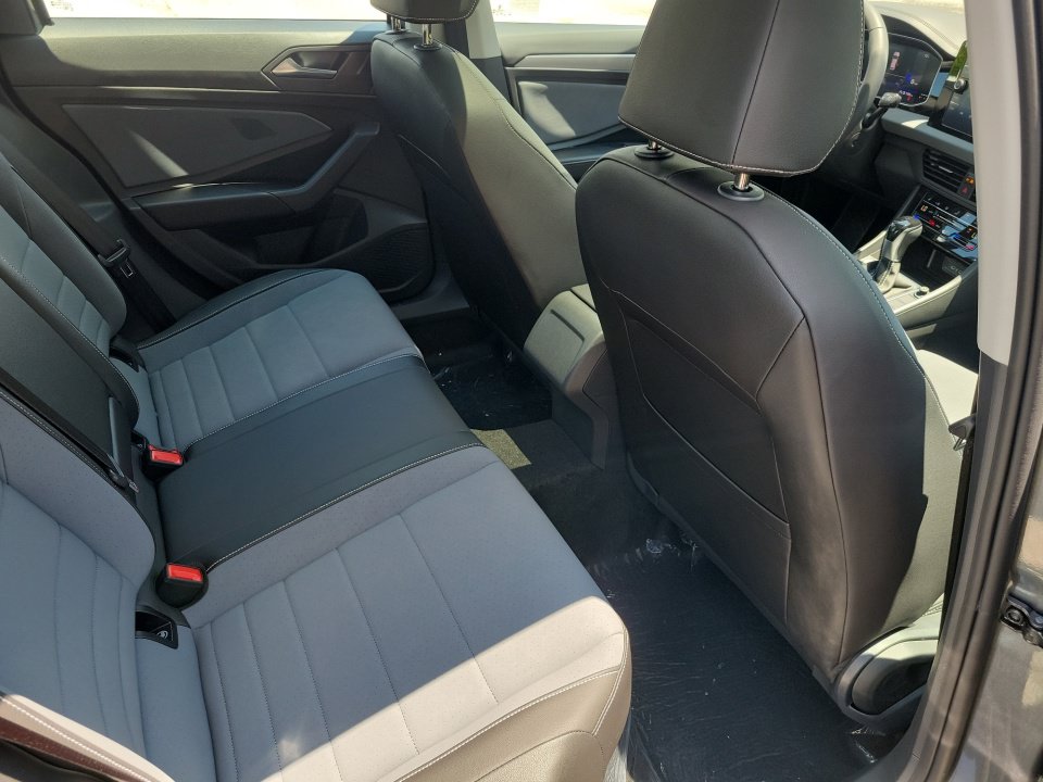 New 2026 Volkswagen Jetta SE FWD image 29