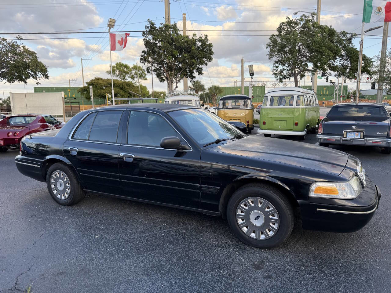 Used 2005 Ford Crown Victoria Police Interceptor RWD image 7