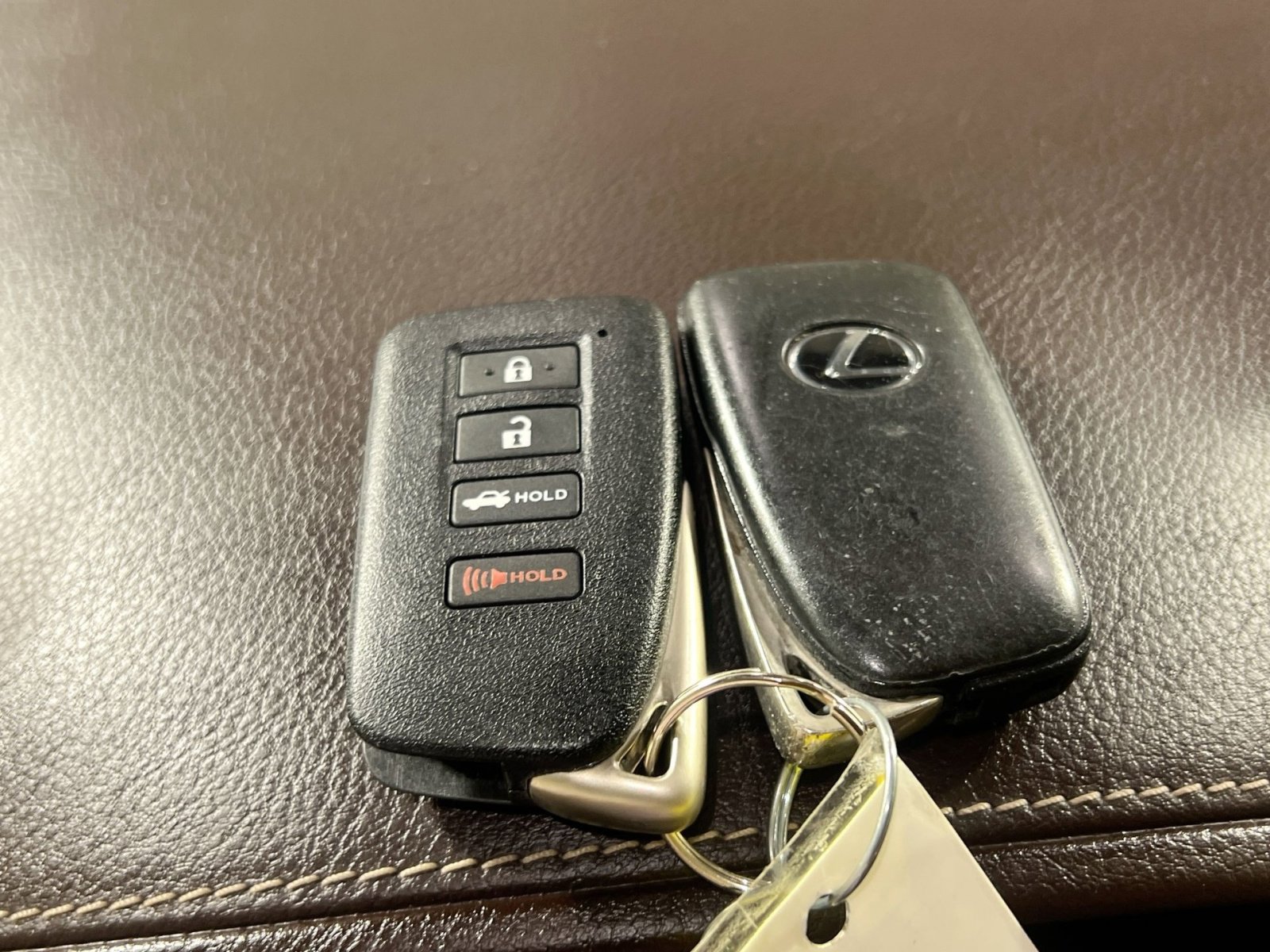 Used 2016 Lexus ES 350 w/ Luxury Package w/Wood Trim image 30