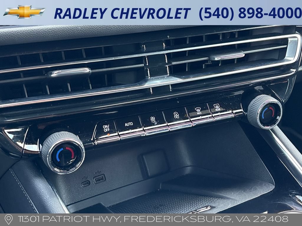 Used 2025 Chevrolet Traverse High Country w/ LPO, Floor Liner Package AWD/4WD image 11