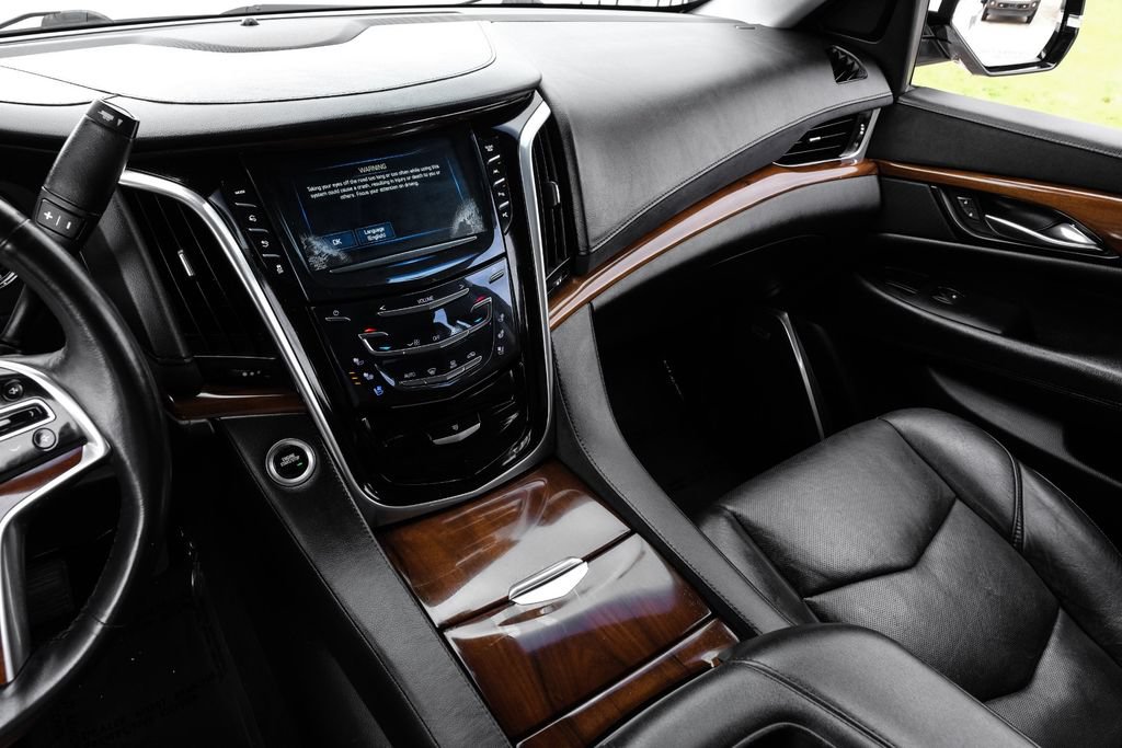 Used 2019 Cadillac Escalade ESV Premium Luxury RWD image 23