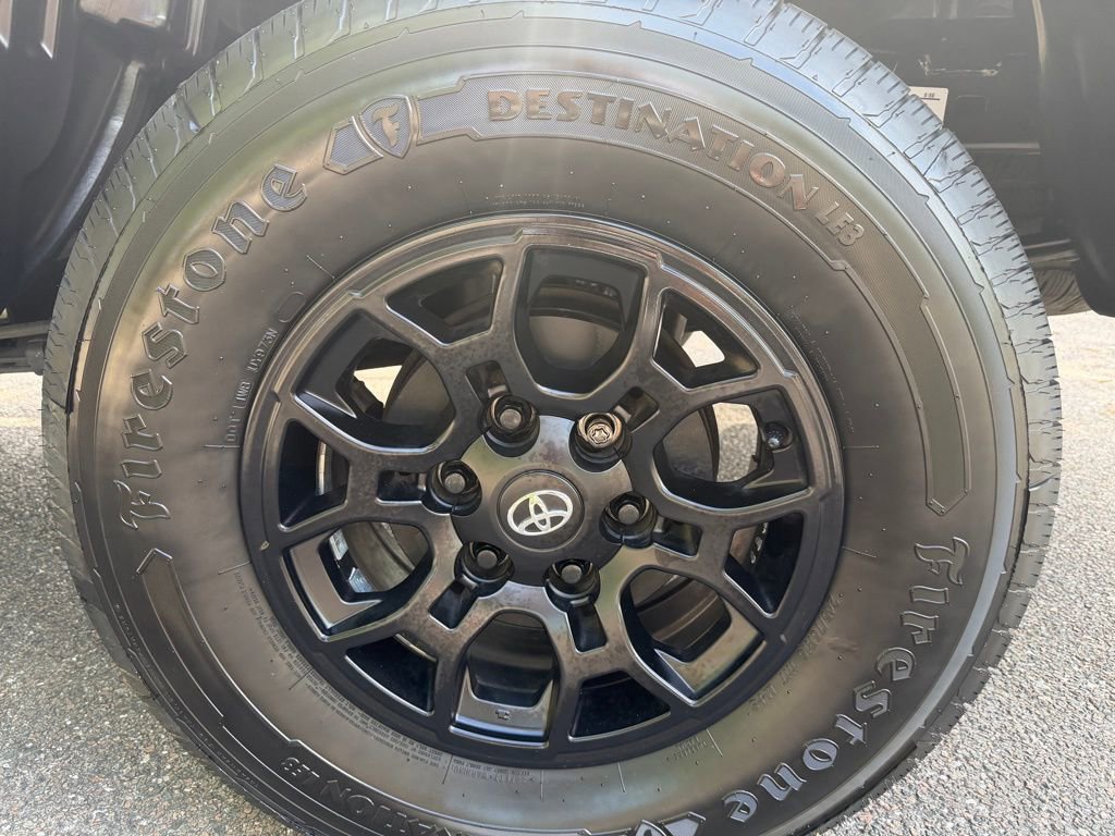 Used 2022 Toyota Tacoma SR w/ SX Package image 25