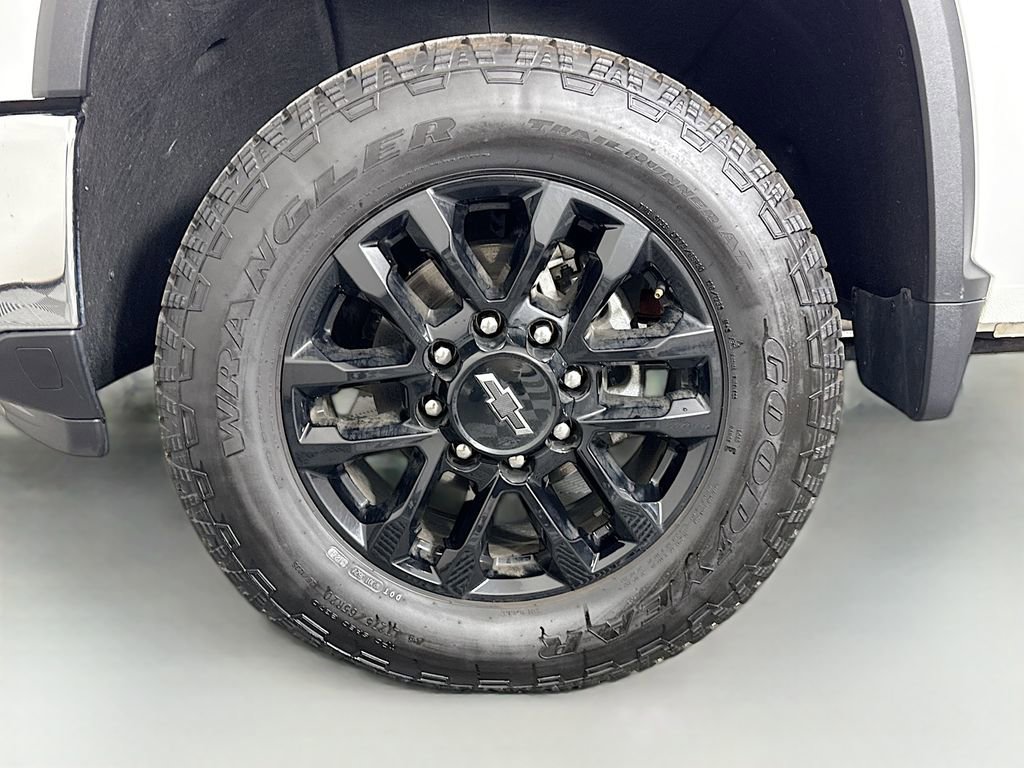 Used 2025 Chevrolet Silverado 2500 LT AWD/4WD image 29