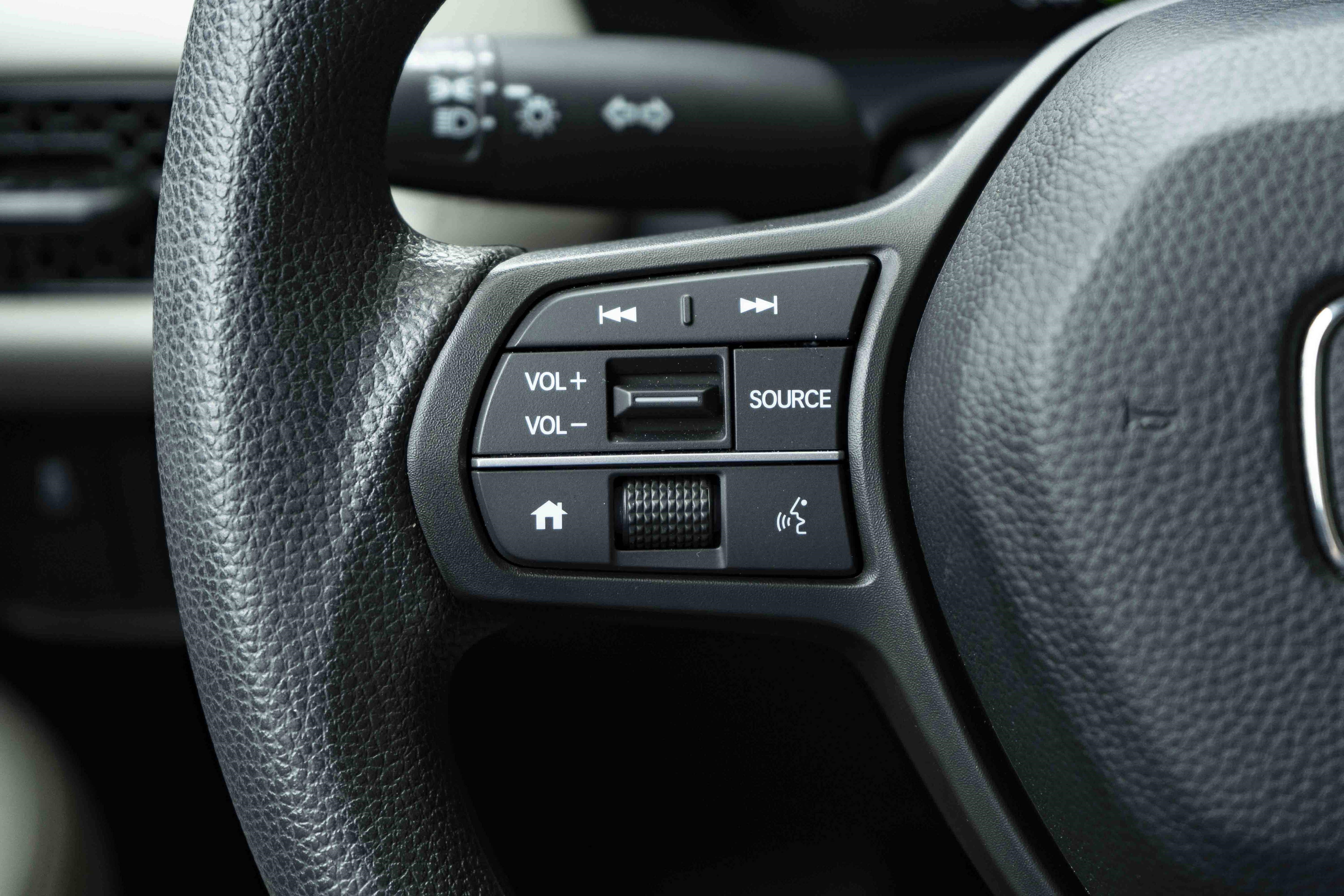 Used 2025 Honda HR-V LX image 19