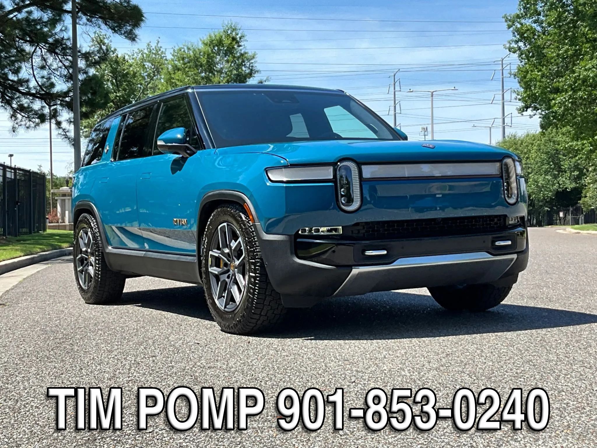 Used 2023 Rivian R1S Adventure AWD/4WD image 4