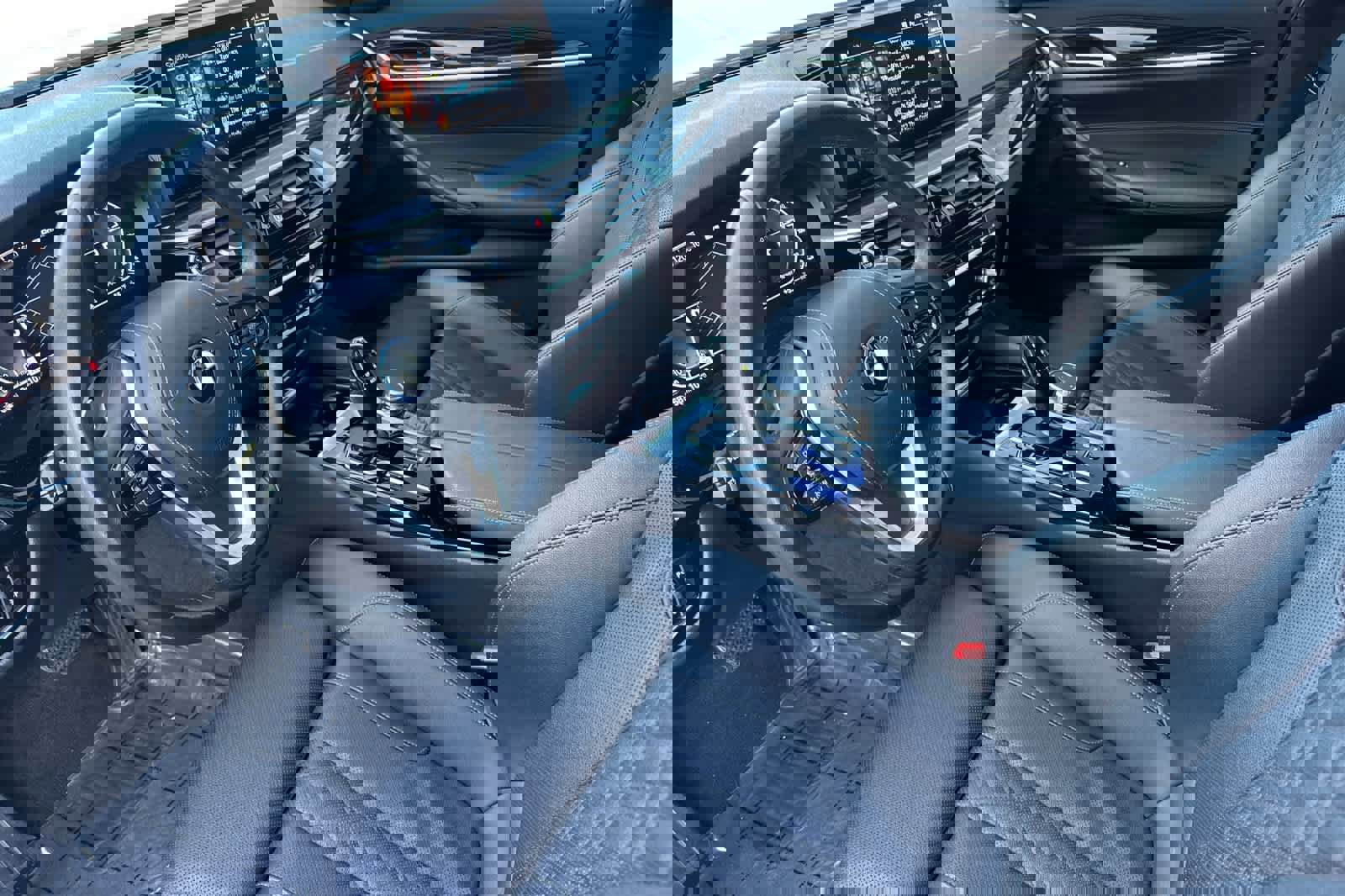 Certified 2023 BMW 530e w/ Convenience Package image 13