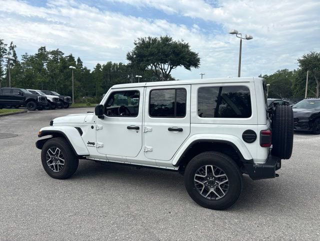 Used 2025 Jeep Wrangler Unlimited Sahara AWD/4WD image 11