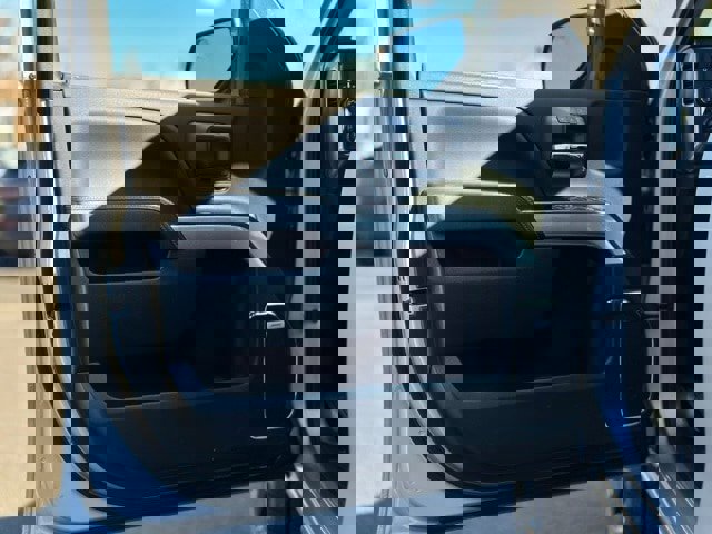 Used 2018 Chevrolet Silverado 1500 LTZ Z71 w/ Redline Edition image 9