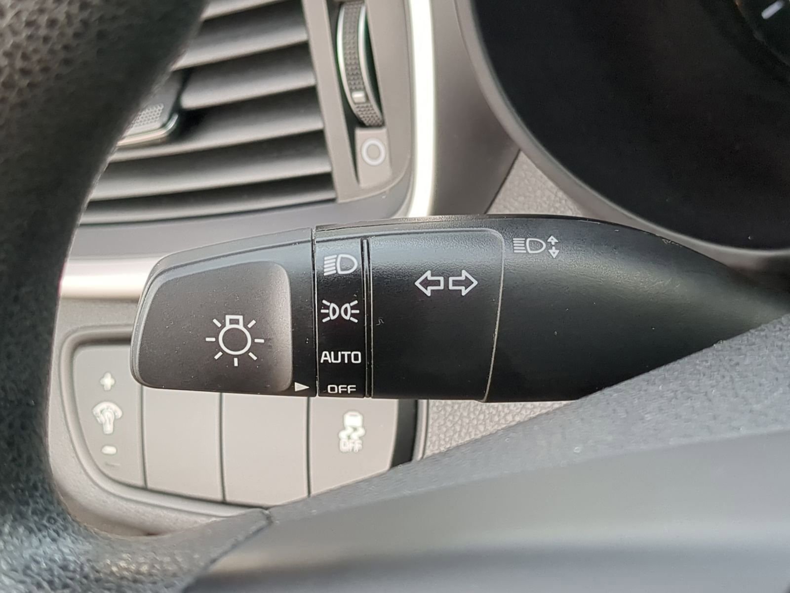 Used 2017 Kia Sorento LX image 27