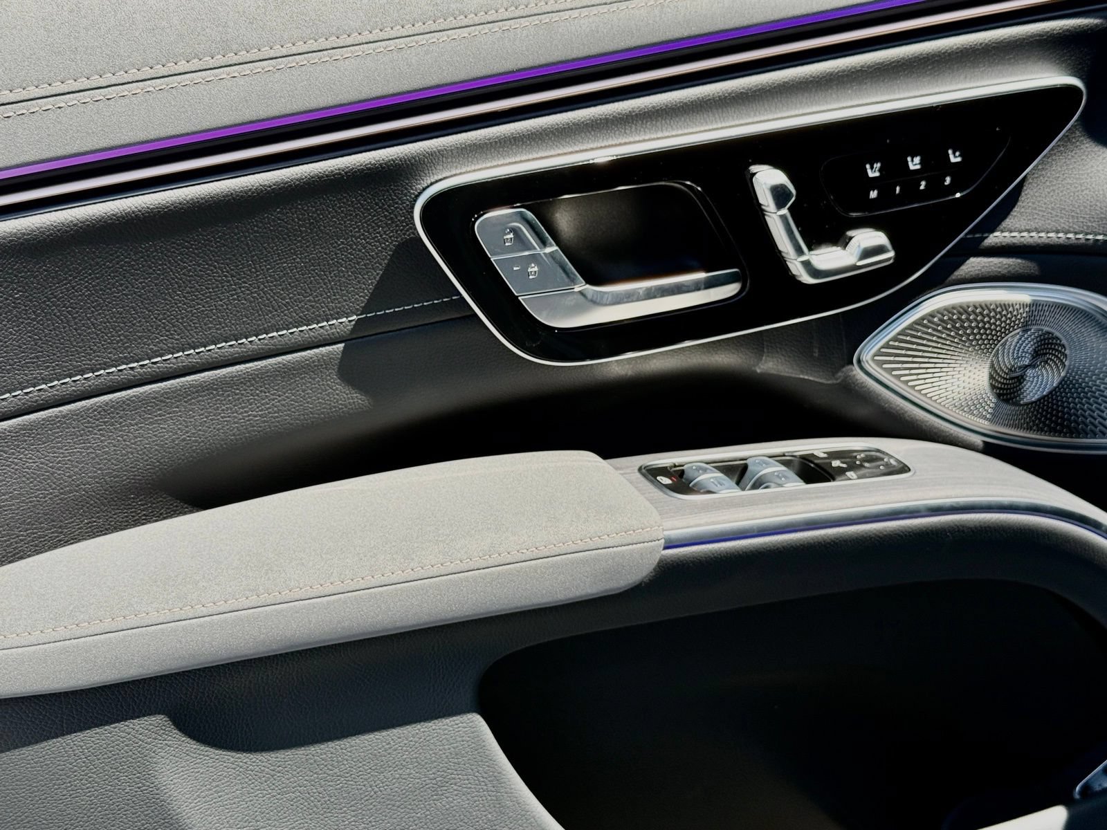 New 2026 Mercedes-Benz EQS 550 4MATIC SUV image 16