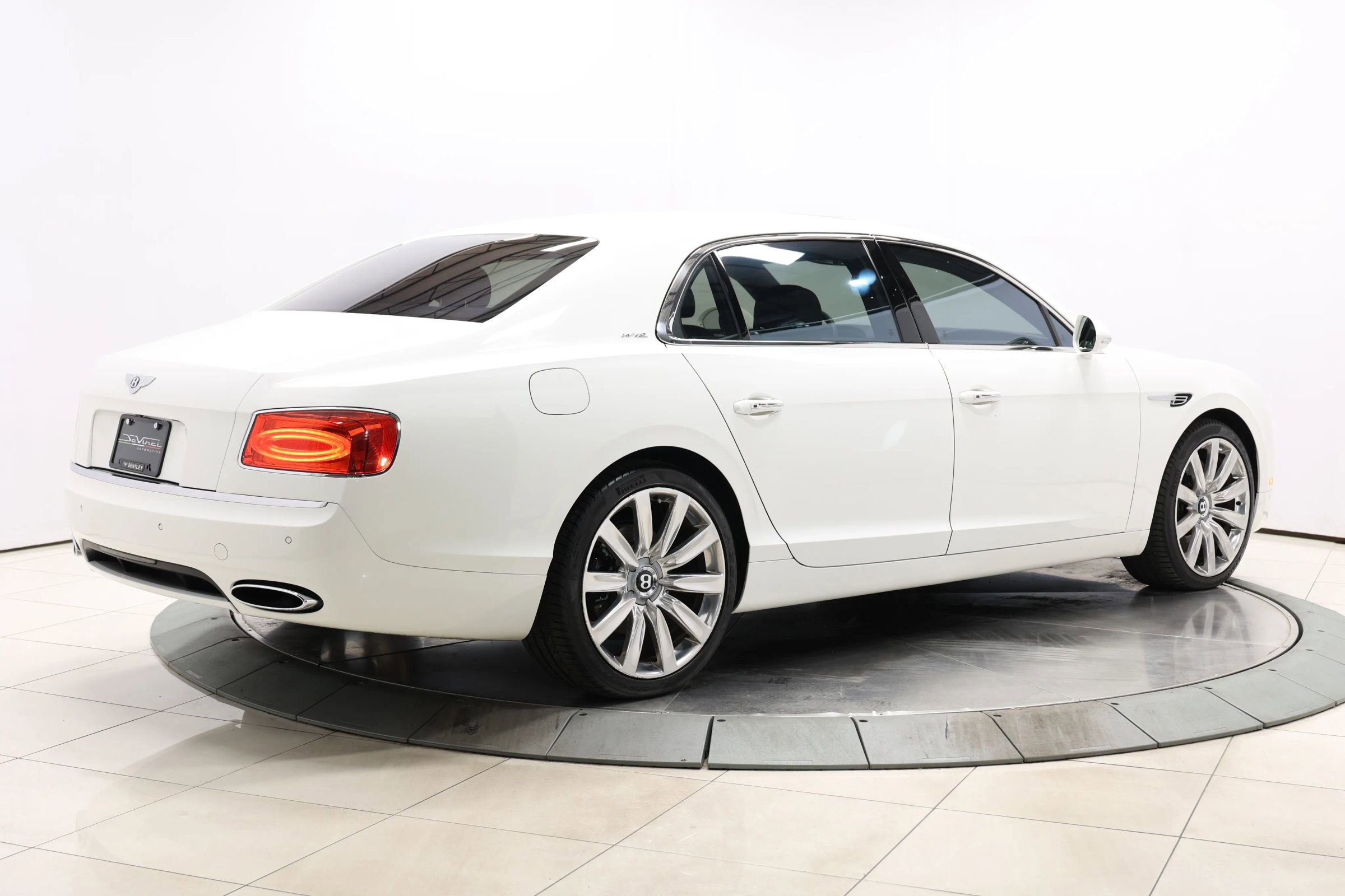 Used 2014 Bentley Flying Spur W12 image 4