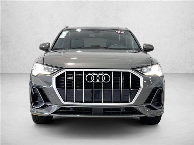 Used 2024 Audi Q3 2.0T Premium w/ Convenience Package AWD/4WD image 3