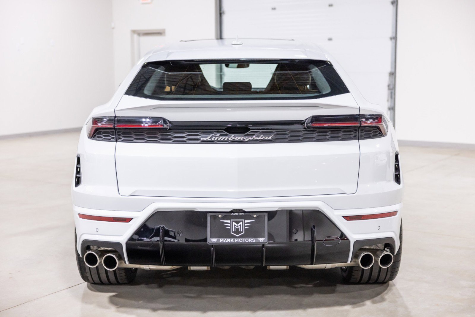 Used 2025 Lamborghini Urus SE image 8