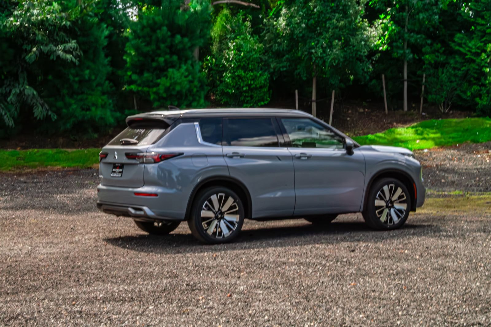 New 2025 Mitsubishi Outlander SEL image 9