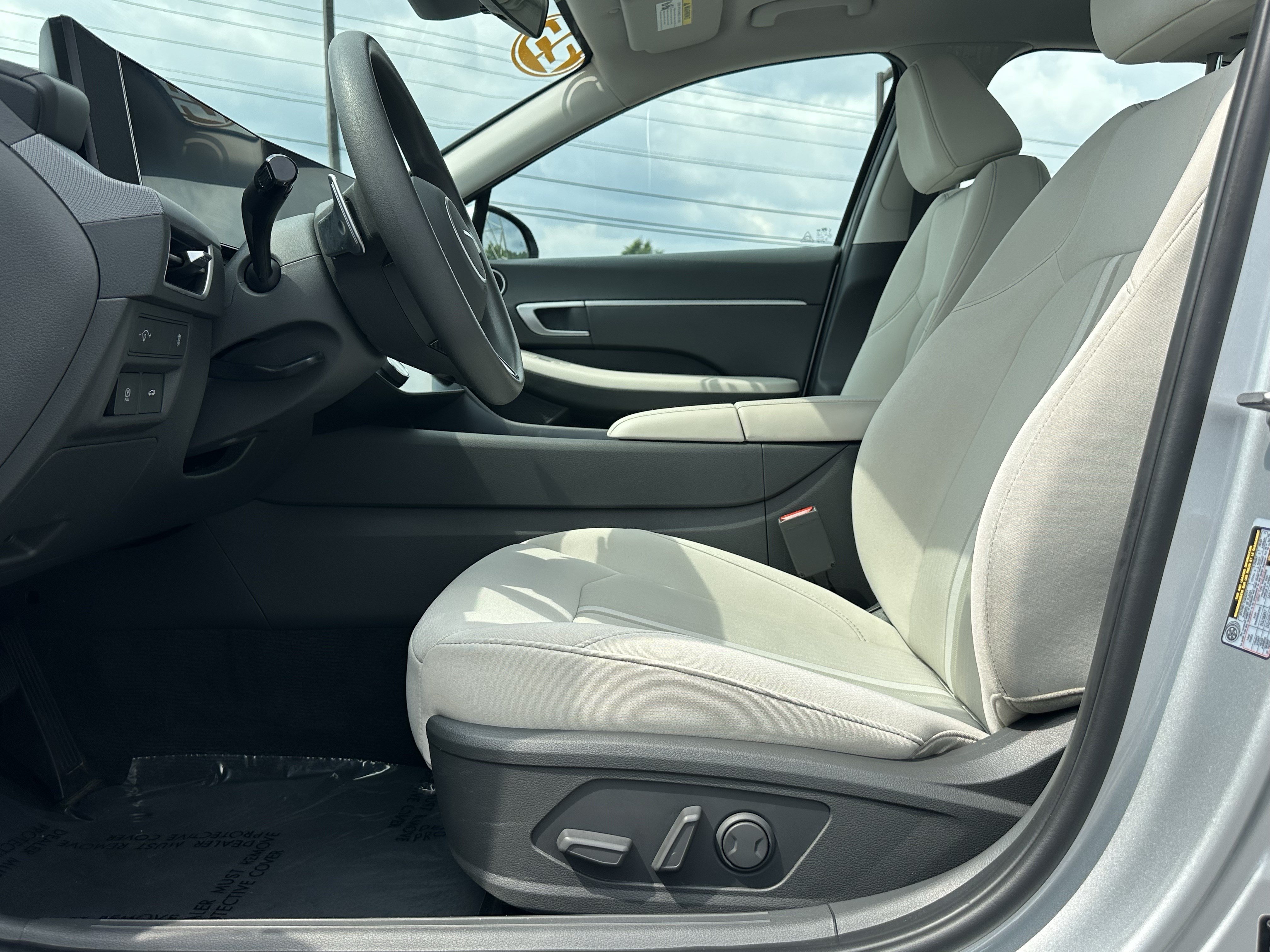Used 2025 Hyundai Sonata SEL FWD image 9